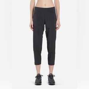 Nike Women's Swift Running Division Track 7/8 Pants BLACK